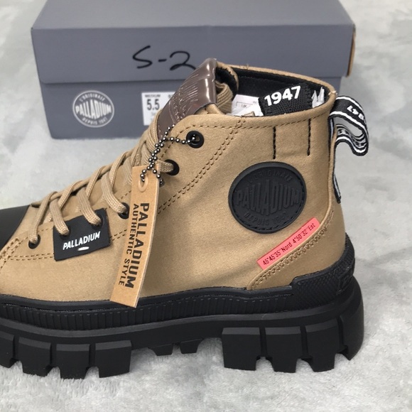 Palladium Revolt Hi TX Women's Boots in Olive New in the box - Picture 9 of 14